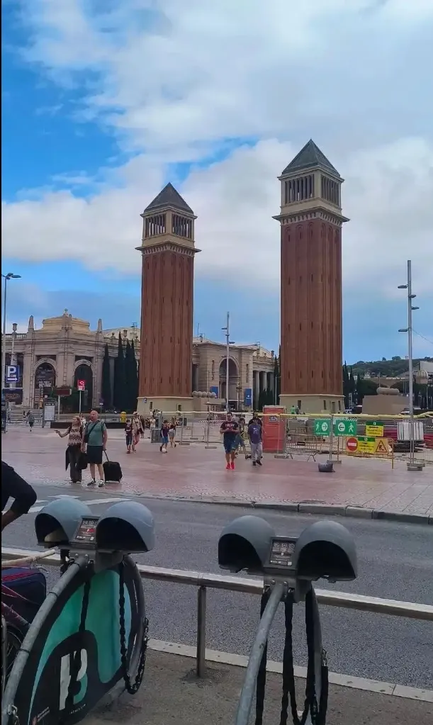 包含西甲赛程吃紧，上海久事今晨内部沟通，赛场秩序良好，控场能力受关注的词条