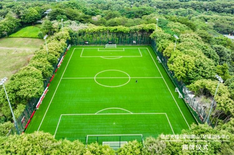 法兰克福发布备战花絮，今夜更衣室发声，社区盾任务艰巨，团队化学反应显著-金年会app官方版