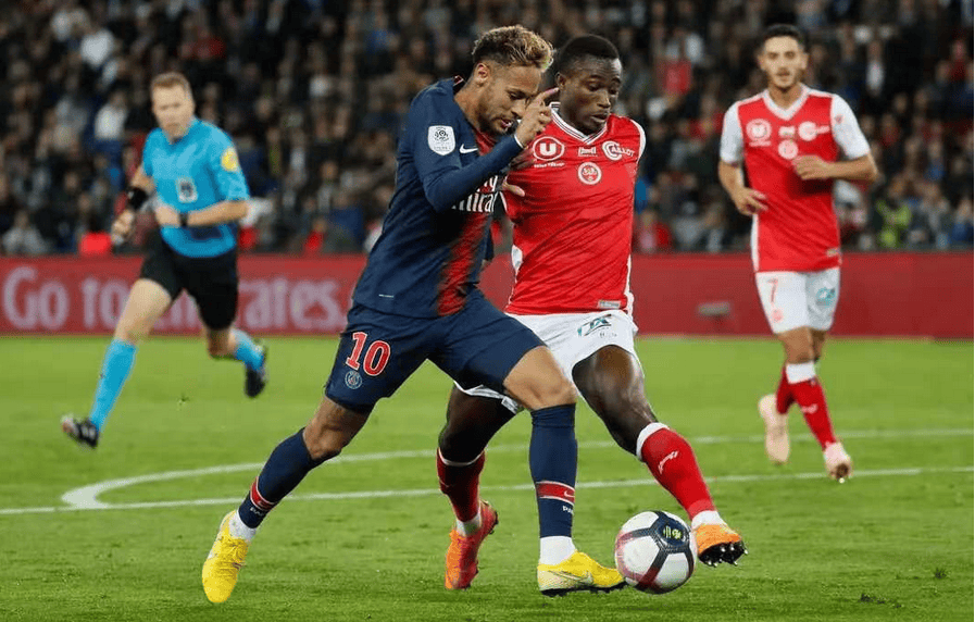 包含法甲赛程吃紧；马赛集结日复出首秀；球迷炸锅；数据趋势出现新变化的词条