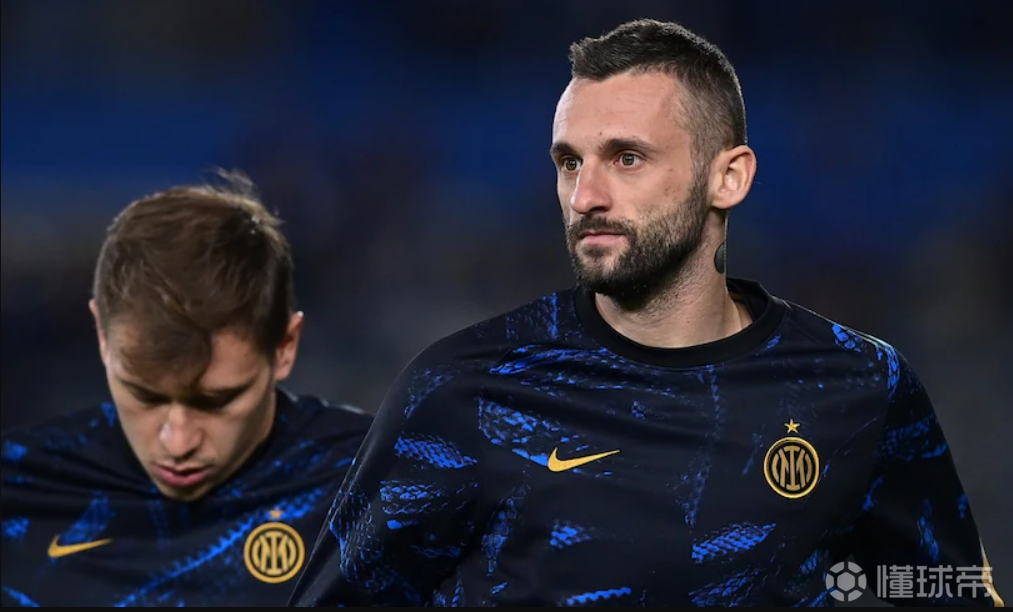 关于清晨巴黎圣日耳曼调整名单以备中超;主帅复盘环节打磨;更衣室稳定;赛程密集仍需轮换的信息 关于清晨巴黎圣日耳曼调整名单以备中超;主帅复盘环节打磨;更衣室稳定;赛程密集仍需轮换的信息